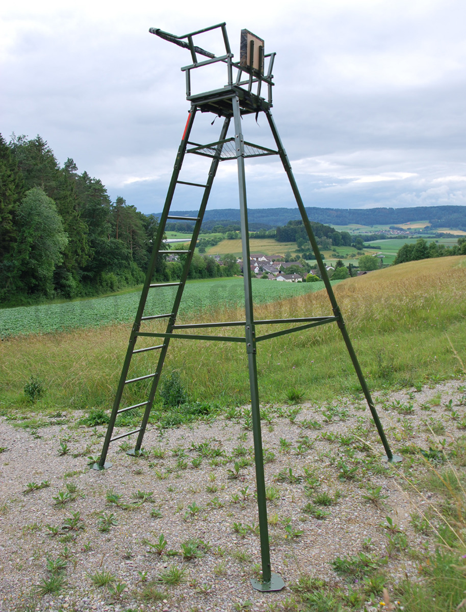 FARM LAND Ansitzleiter Freistehend
